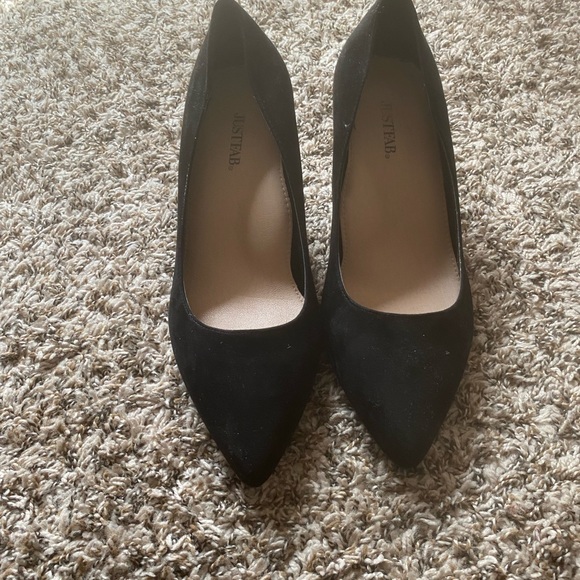 report black heels